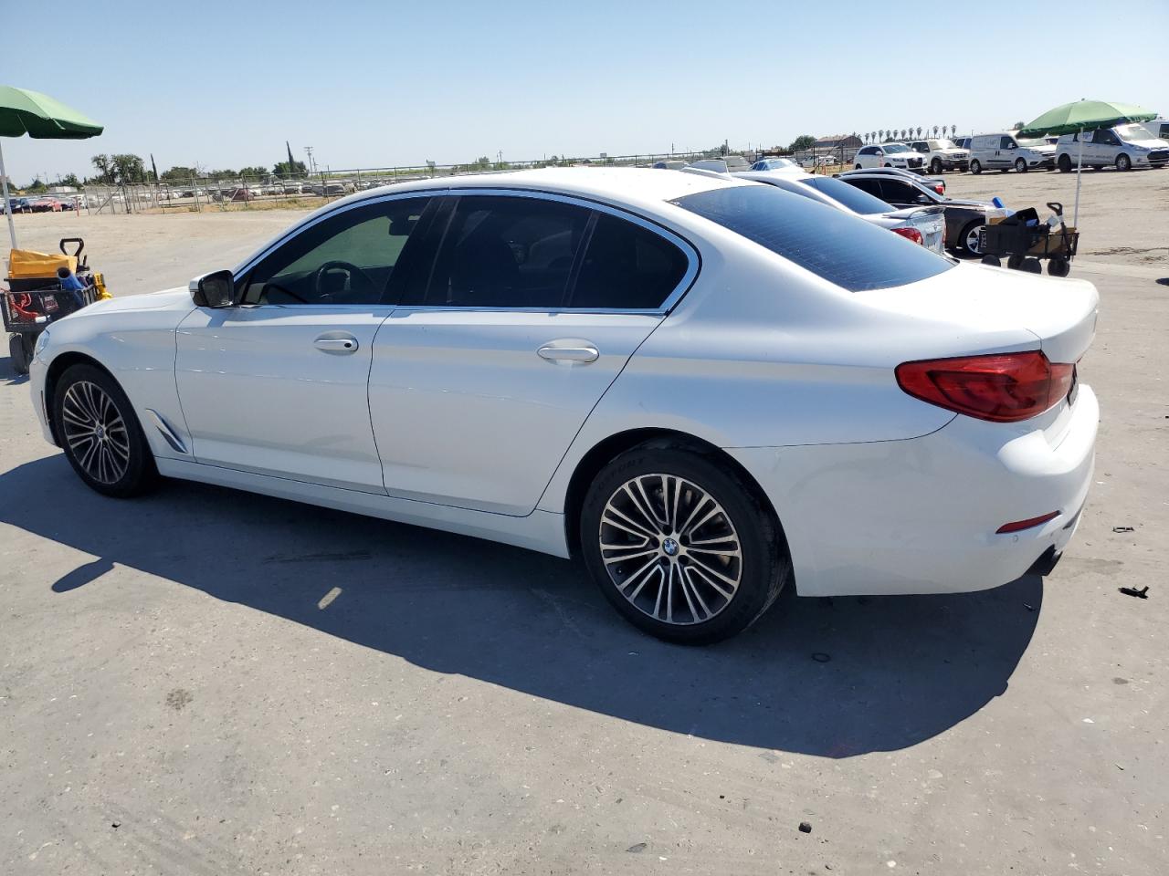 Фото: WBAJA5C53KBX87620