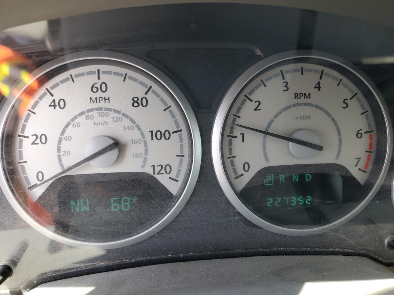2010 Chrysler Town & Country Lx VIN: 2A4RR2D17AR334118 Lot: 65008425