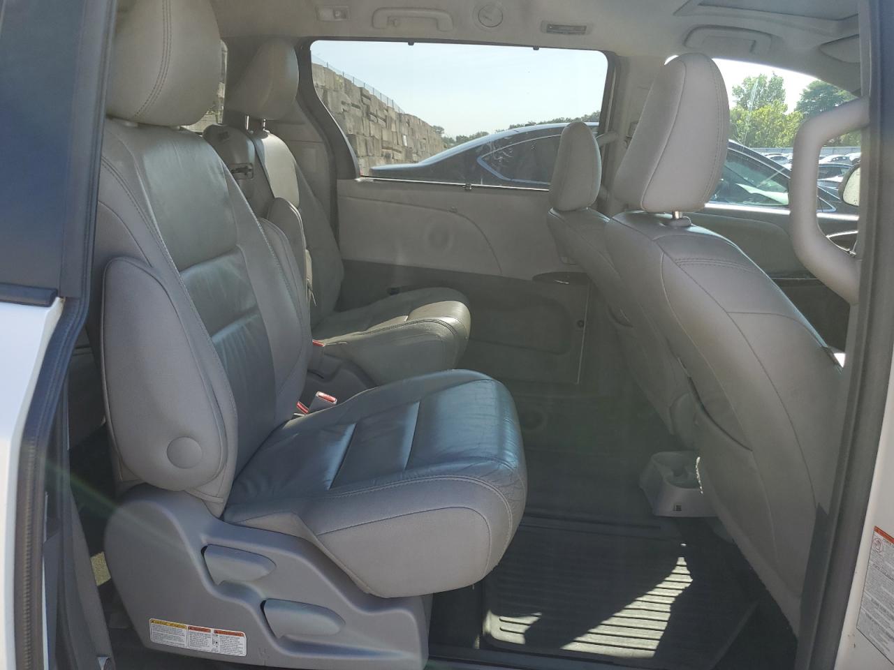 2016 Toyota Sienna Xle VIN: 5TDYK3DC1GS694062 Lot: 63035455