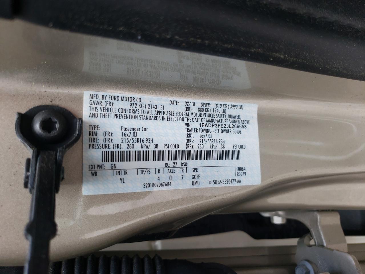 2018 Ford Focus Se VIN: 1FADP3FE2JL266658 Lot: 64924695