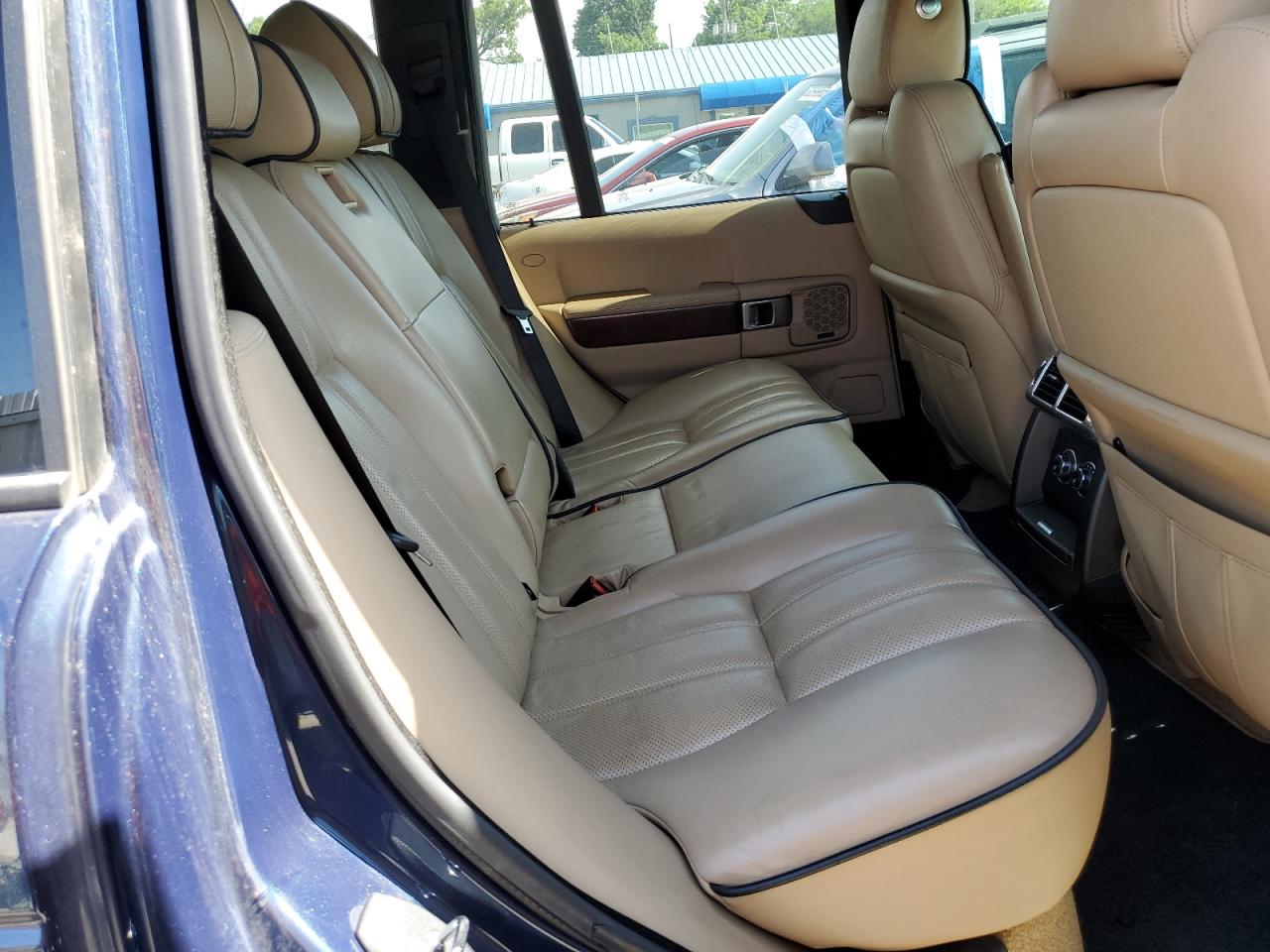 2011 Land Rover Range Rover Hse Luxury VIN: SALMF1D41BA343179 Lot: 62464155