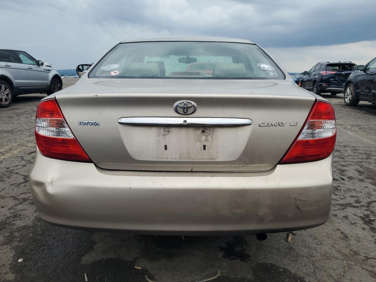 2004 Toyota Camry Le VIN: 4T1BE32K14U811696 Lot: 63989715