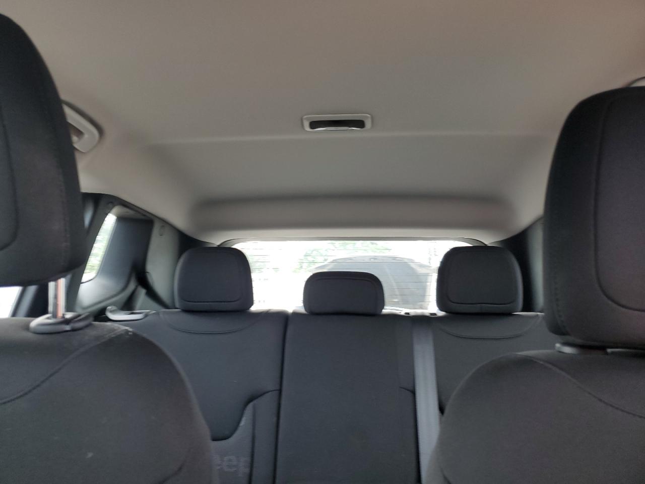2016 Jeep Renegade Sport VIN: ZACCJBATXGPD10742 Lot: 64200215