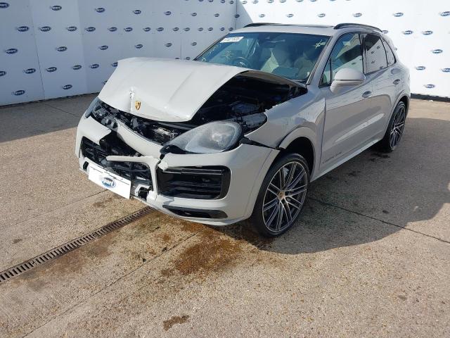 PORSCHE CAYENNE V8 2022