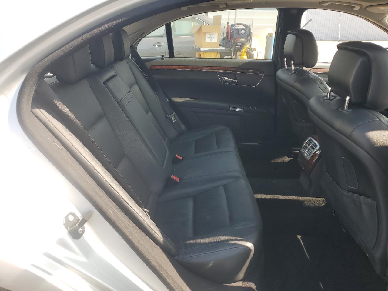 2011 Mercedes-Benz S 400 VIN: WDDNG9FB5BA386853 Lot: 63344115