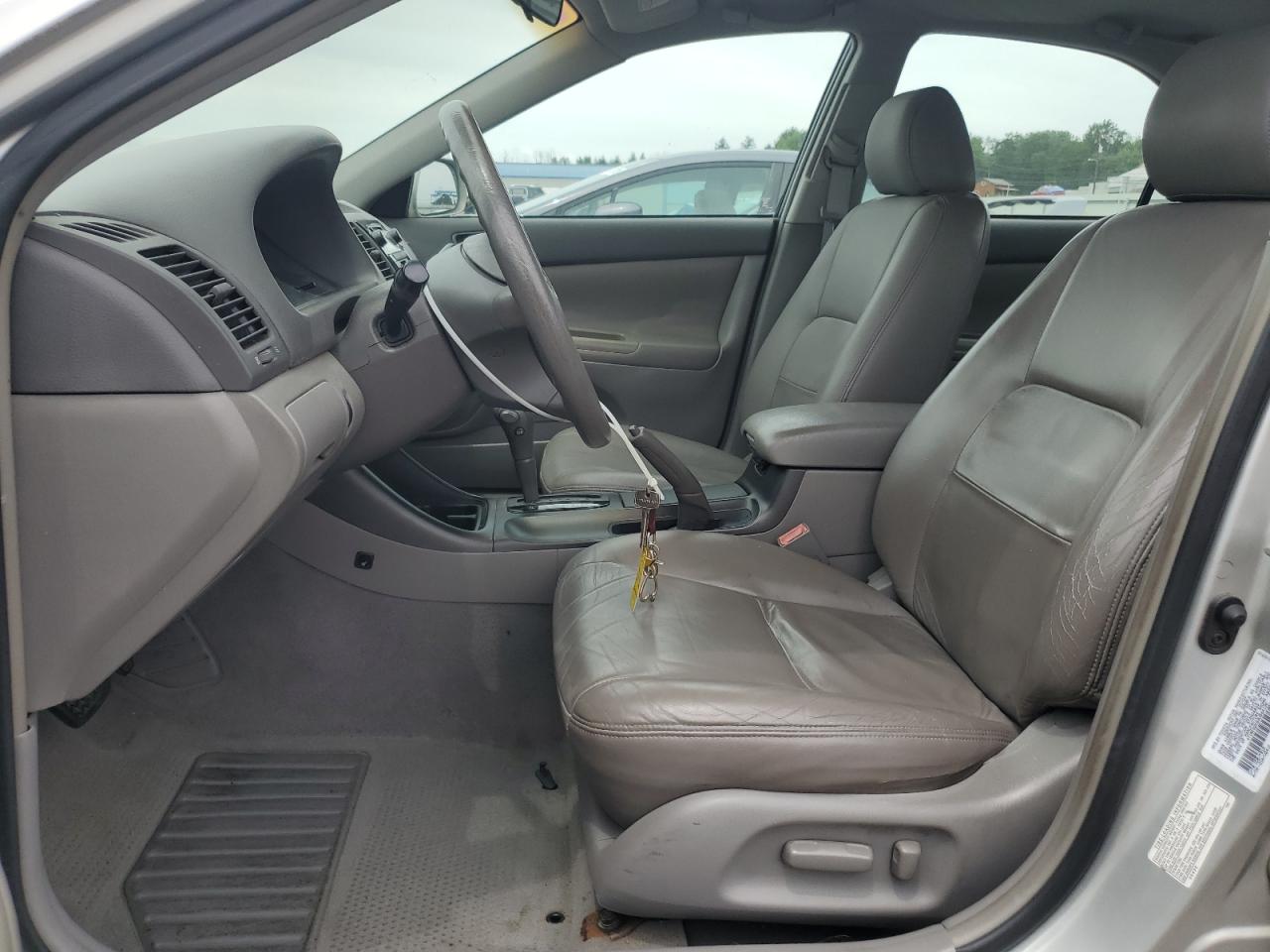 2003 Toyota Camry Le VIN: 4T1BE32K83U684136 Lot: 64254055