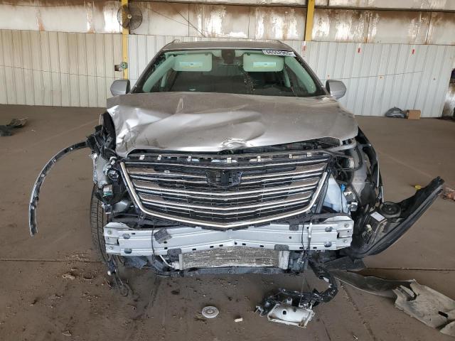  CADILLAC XT5 2019 Srebrny