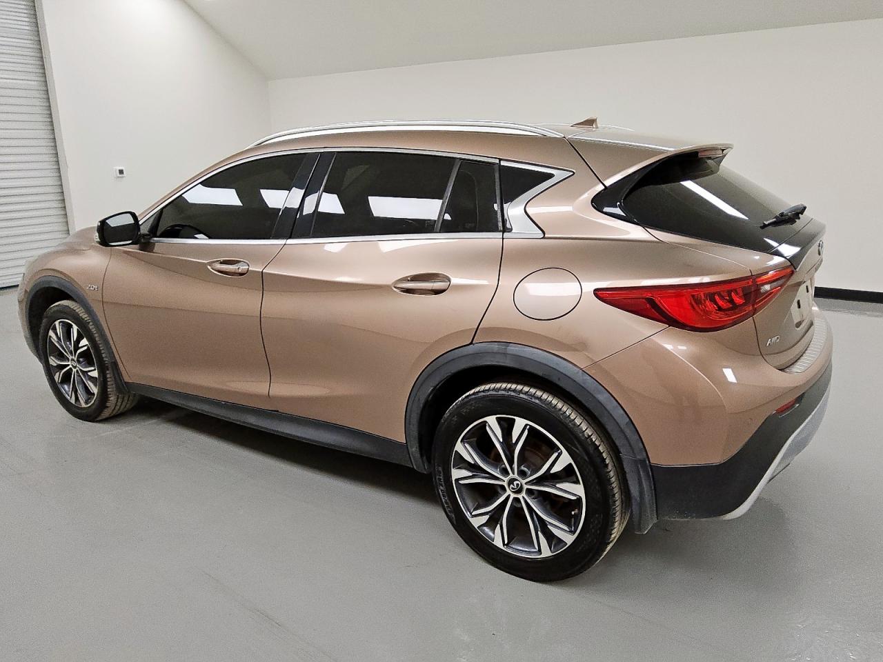 2018 Infiniti Qx30 Base VIN: SJKCH5CR8JA043572 Lot: 64676655