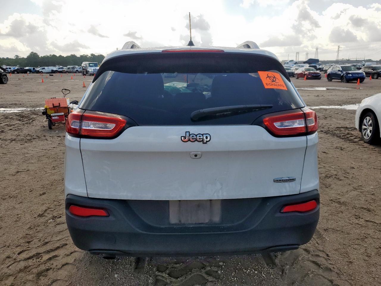 2017 Jeep Cherokee Latitude VIN: 1C4PJLCBXHW603234 Lot: 64930245