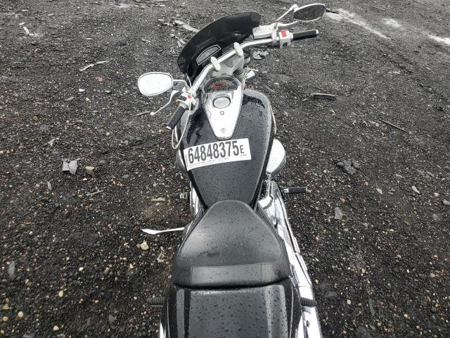 2013 SUZUKI VZR1800   