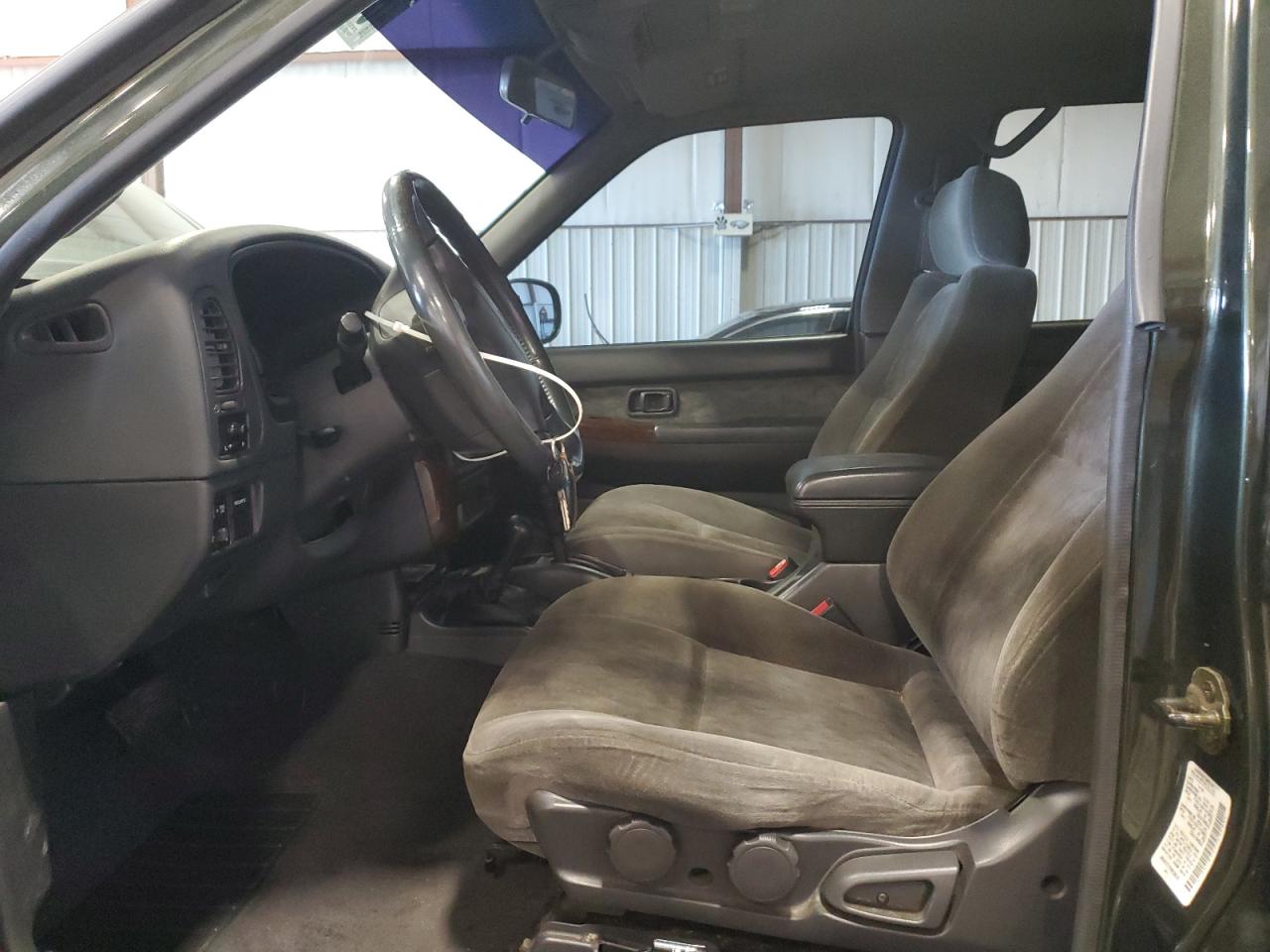 2000 Nissan Pathfinder Le VIN: JN8AR07Y0YW396367 Lot: 63592365