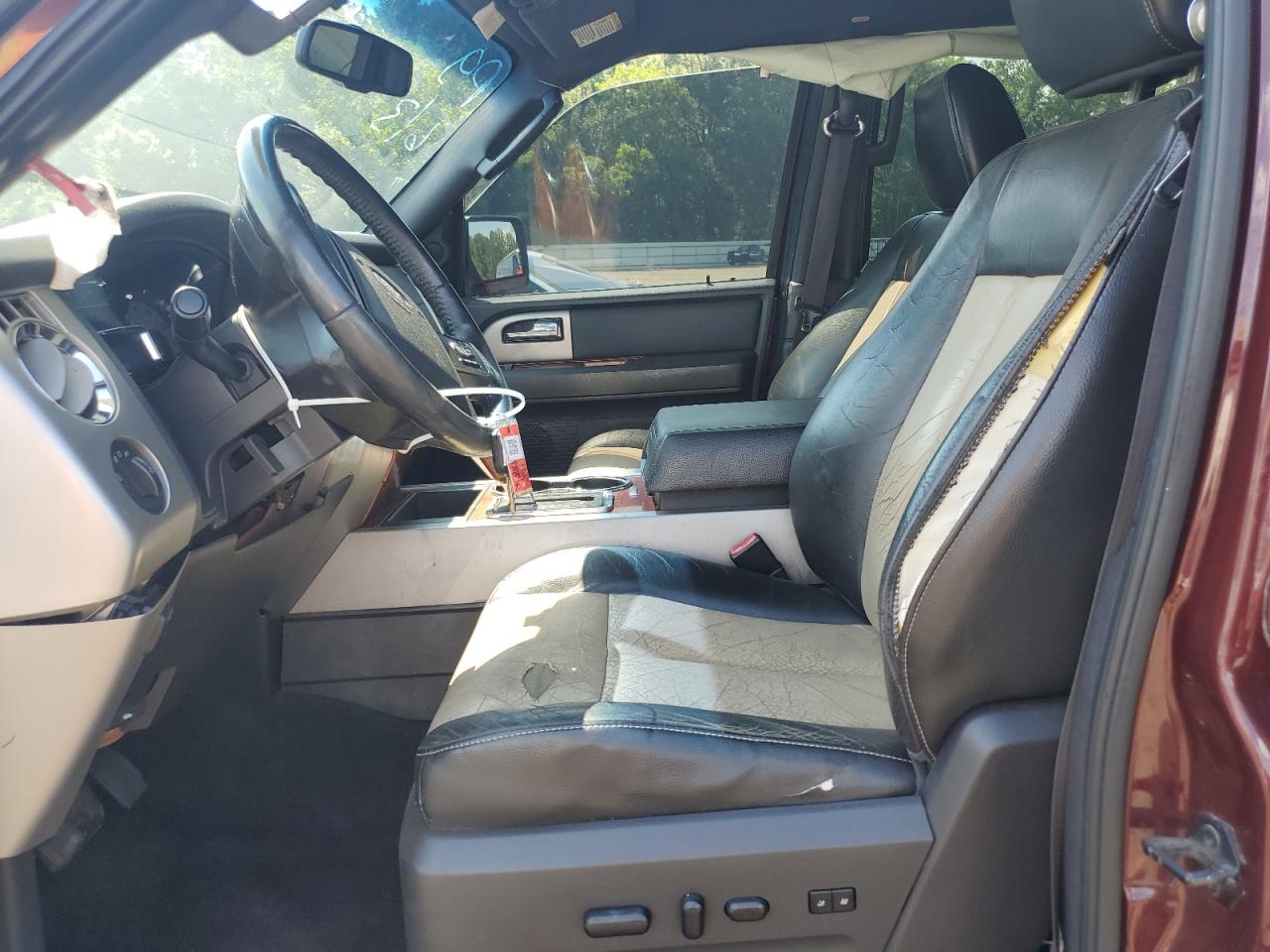 2010 Ford Expedition Eddie Bauer VIN: 1FMJU1J50AEB56600 Lot: 63259685