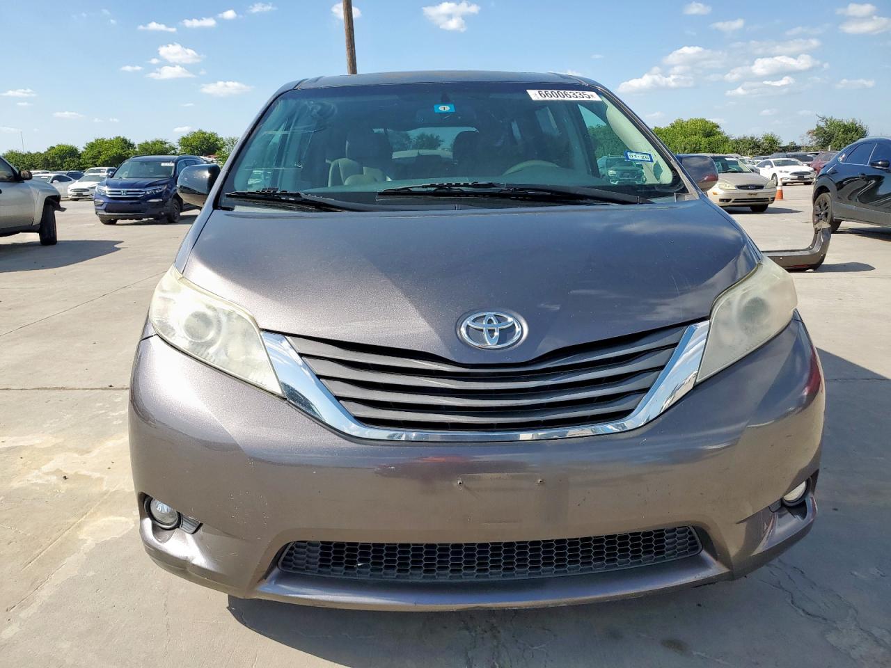 2011 Toyota Sienna Xle VIN: 5TDYK3DCXBS039813 Lot: 66006335