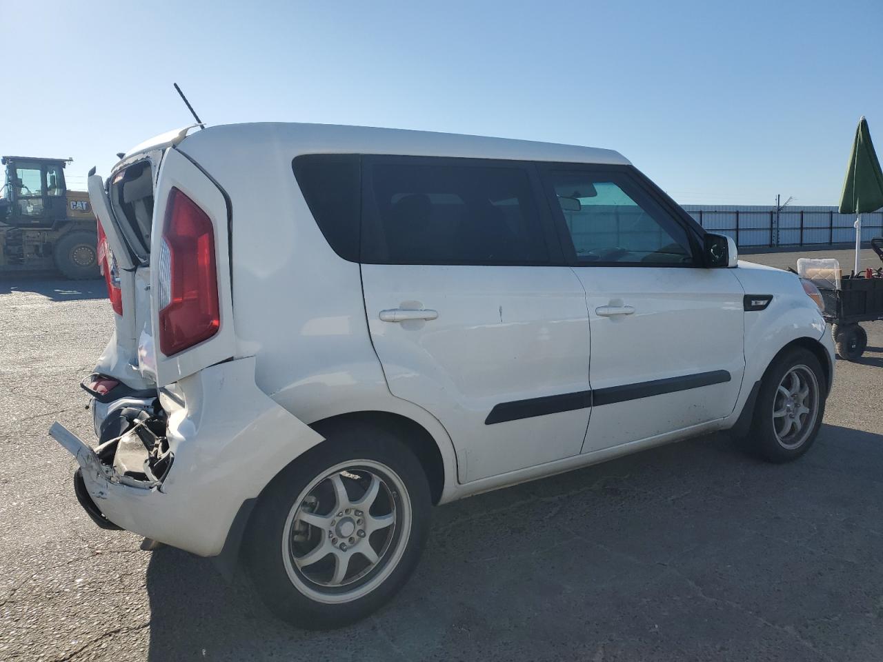 2013 Kia Soul VIN: KNDJT2A51D7585654 Lot: 66221665