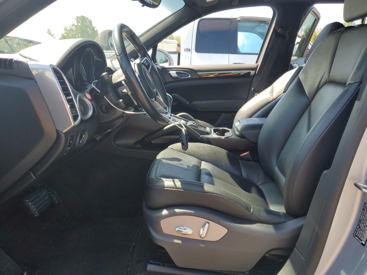2015 Porsche Cayenne S VIN: WP1AB2A28FLA59572 Lot: 65013645