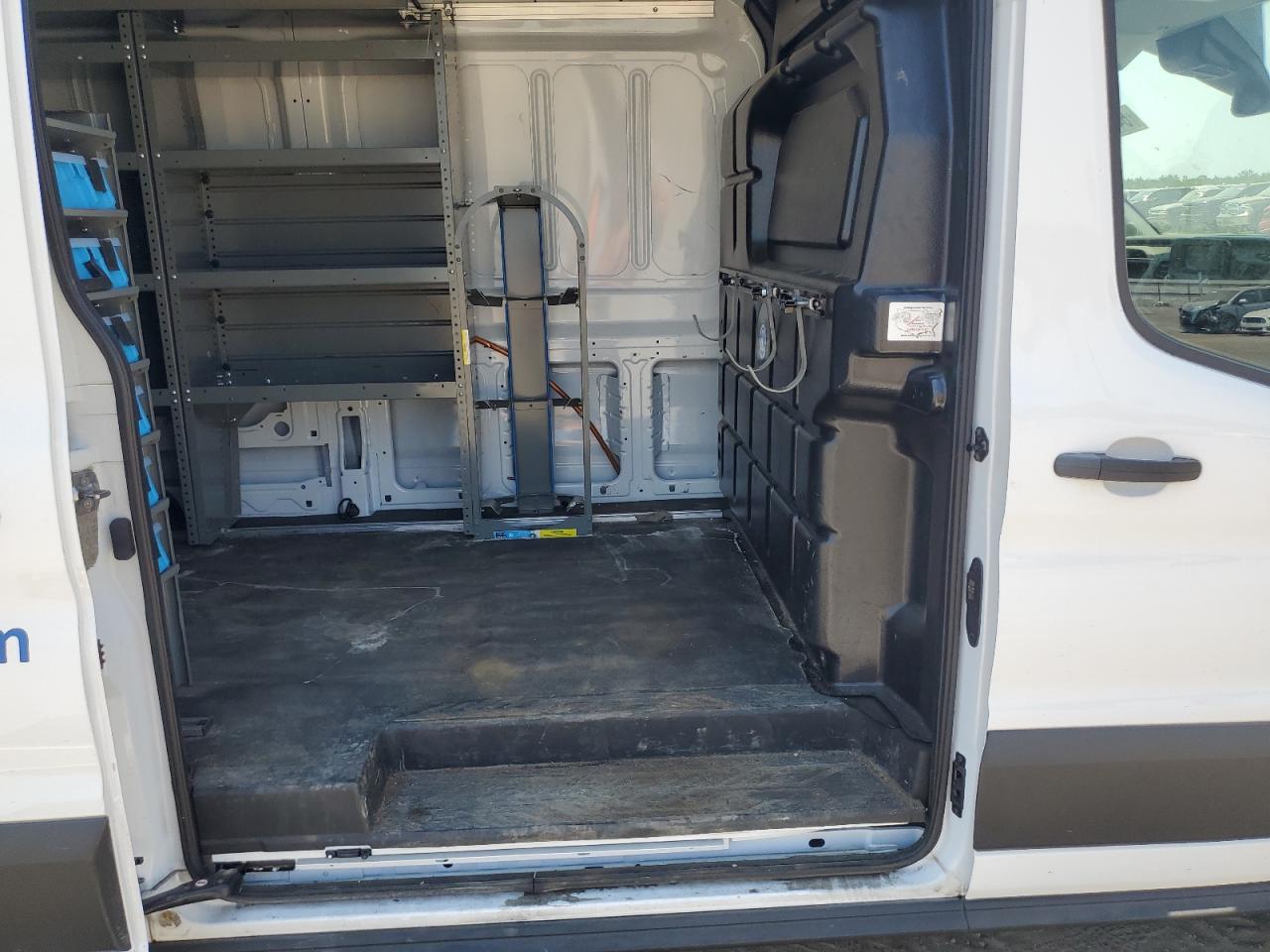 2024 Ford Transit T-250 VIN: 1FTBR1C8XRKA64117 Lot: 64147405