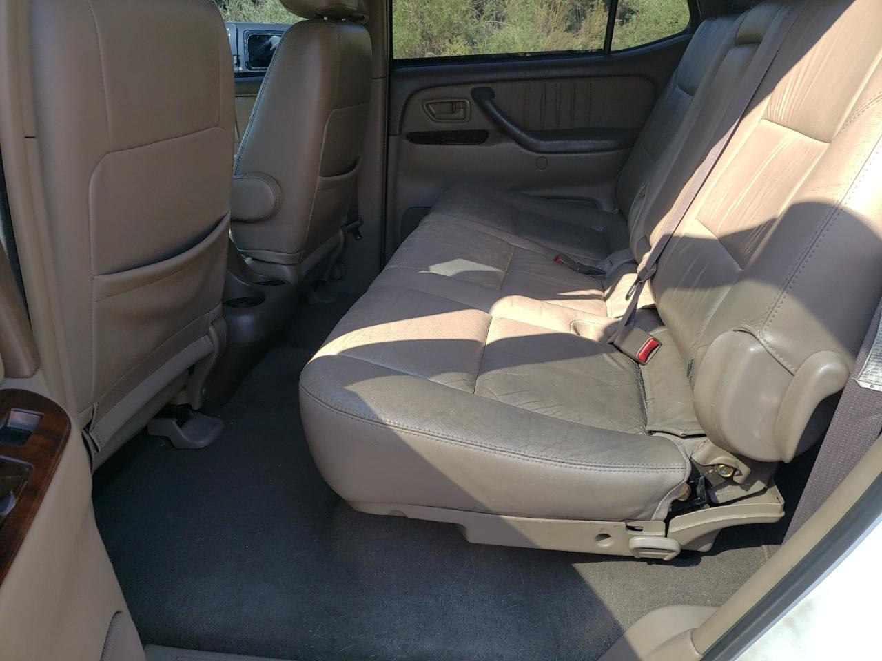 2002 Toyota Sequoia Limited VIN: 5TDBT48A02S111023 Lot: 63874625
