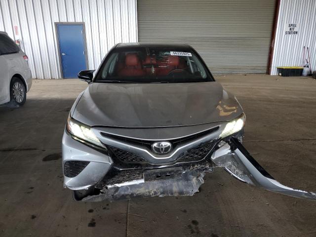  TOYOTA CAMRY 2018 Серебристый
