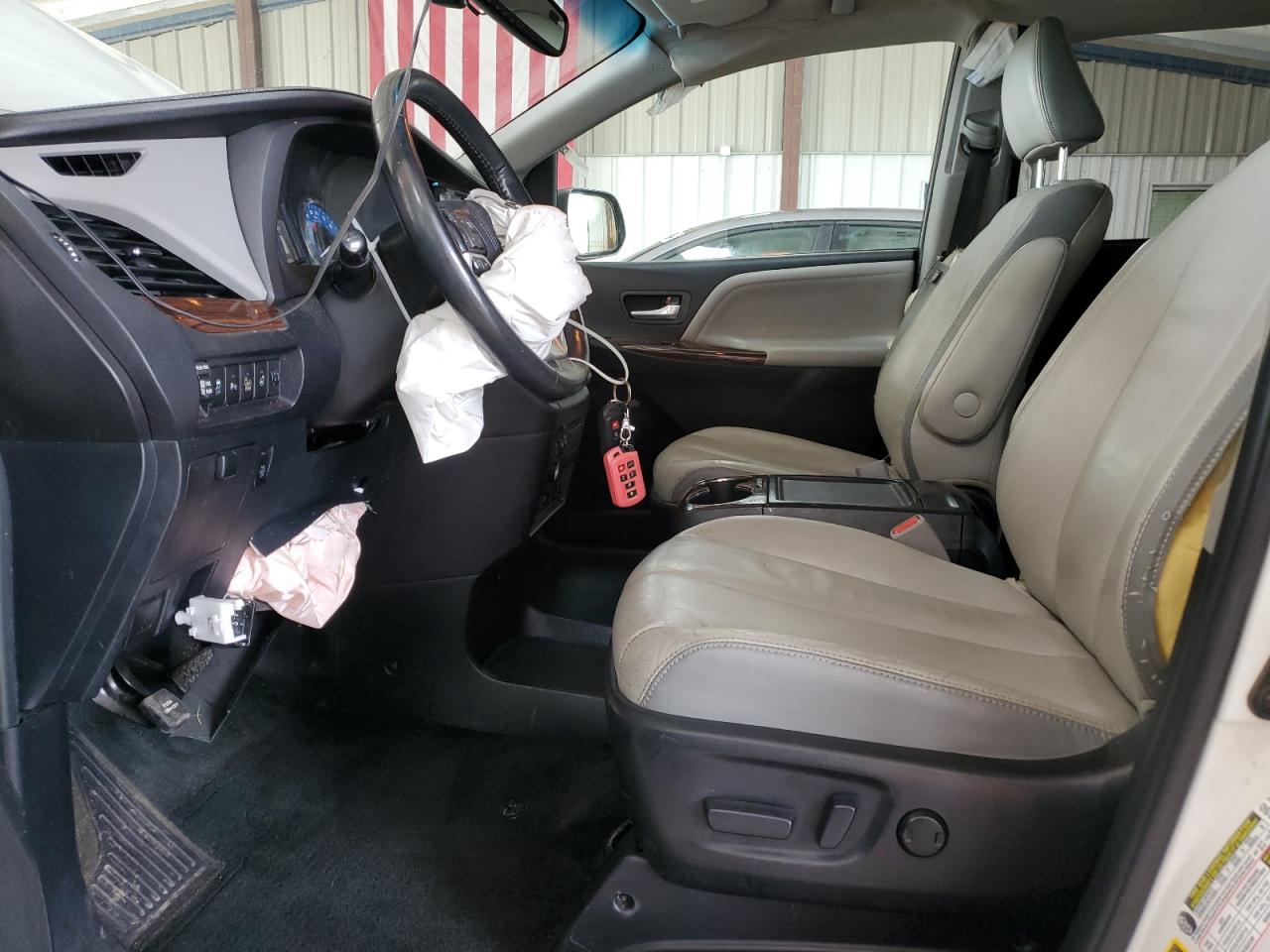 2015 Toyota Sienna Xle VIN: 5TDDK3DC3FS108183 Lot: 64753275