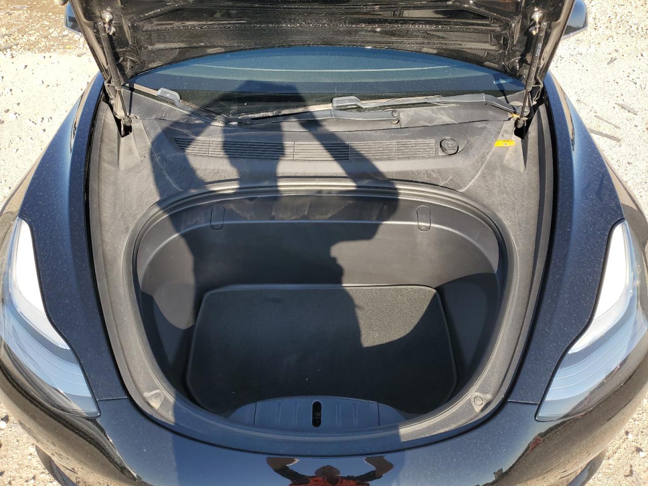2018 Tesla Model 3 VIN: 5YJ3E1EA9JF165621 Lot: 63108195