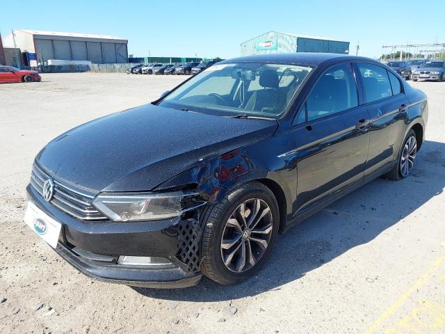 VOLKSWAGEN PASSAT BLU 2017