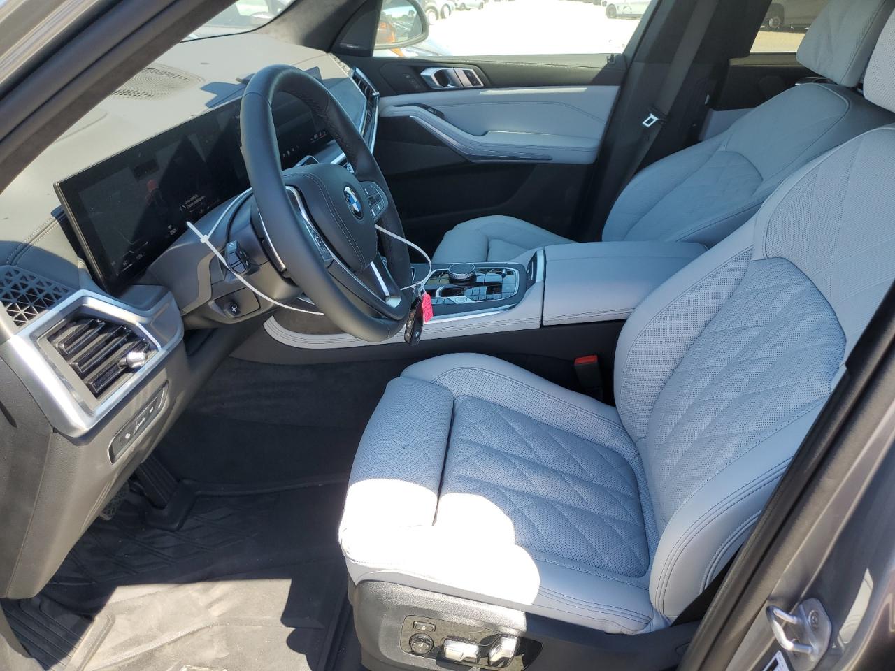 2025 BMW X7 xDrive40I VIN: 5UX23EM00S9000651 Lot: 65623685