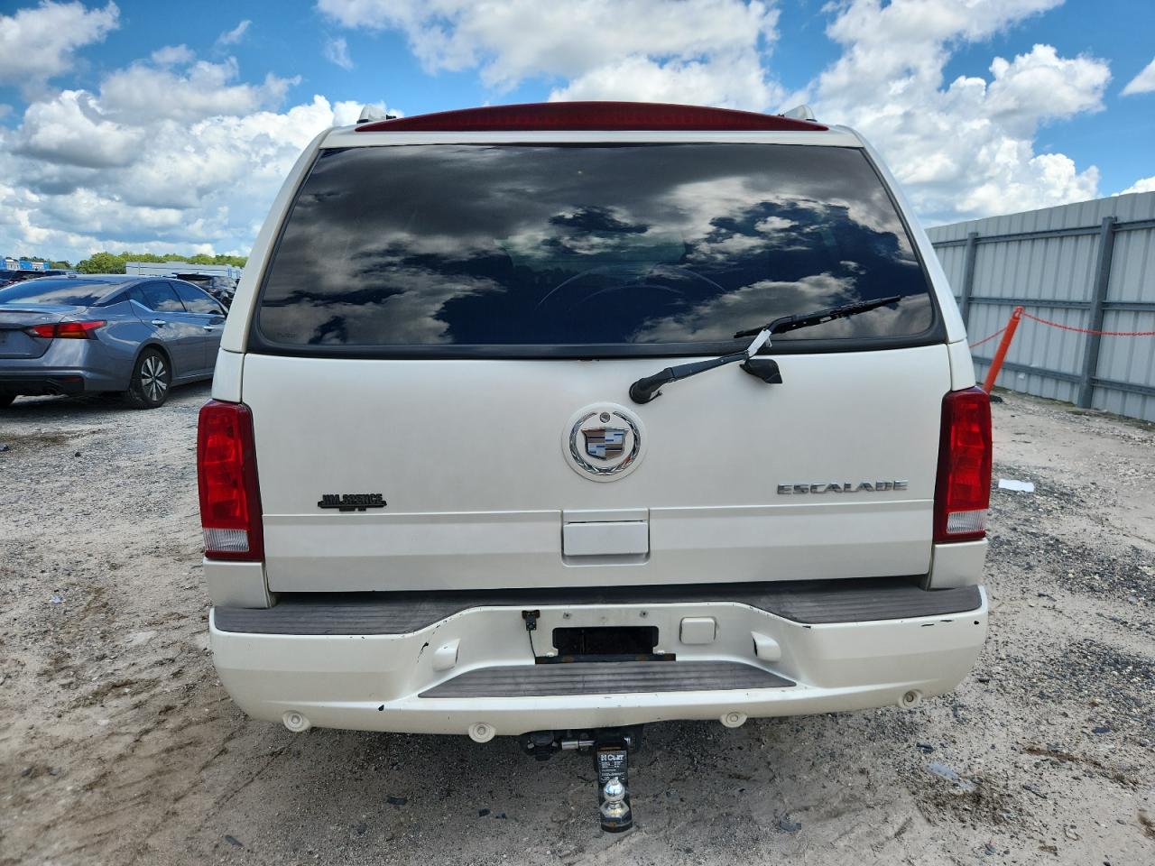 2004 Cadillac Escalade Luxury VIN: 1GYEK63N74R228938 Lot: 63845725