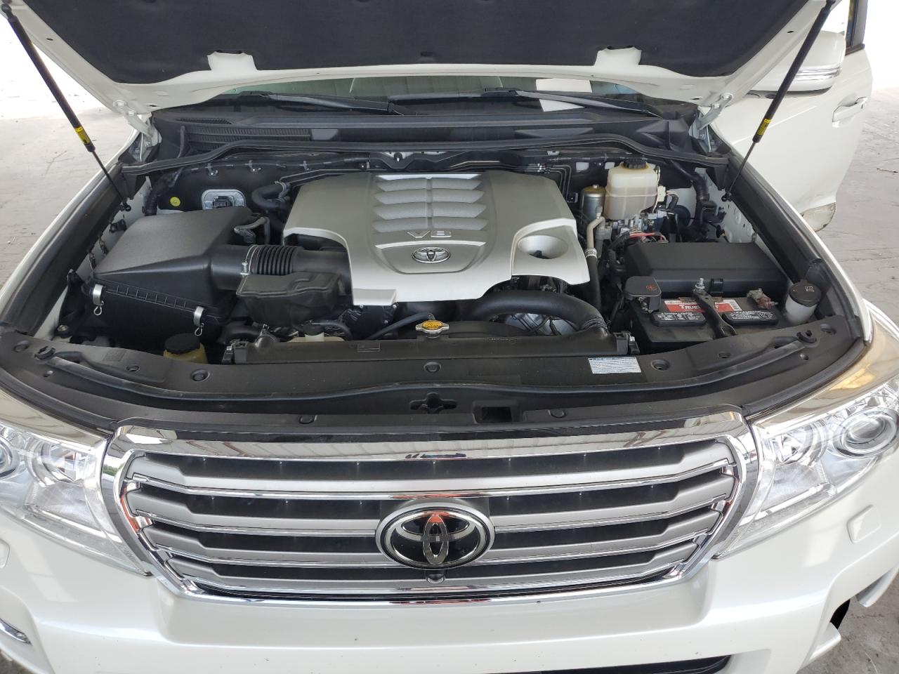 2015 Toyota Land Cruiser VIN: JTMHY7AJ3F4032390 Lot: 62382955