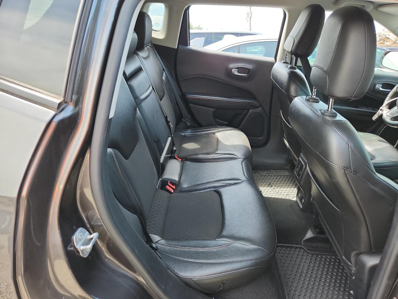 2018 Jeep Compass Latitude VIN: 3C4NJDBB9JT392845 Lot: 64788275