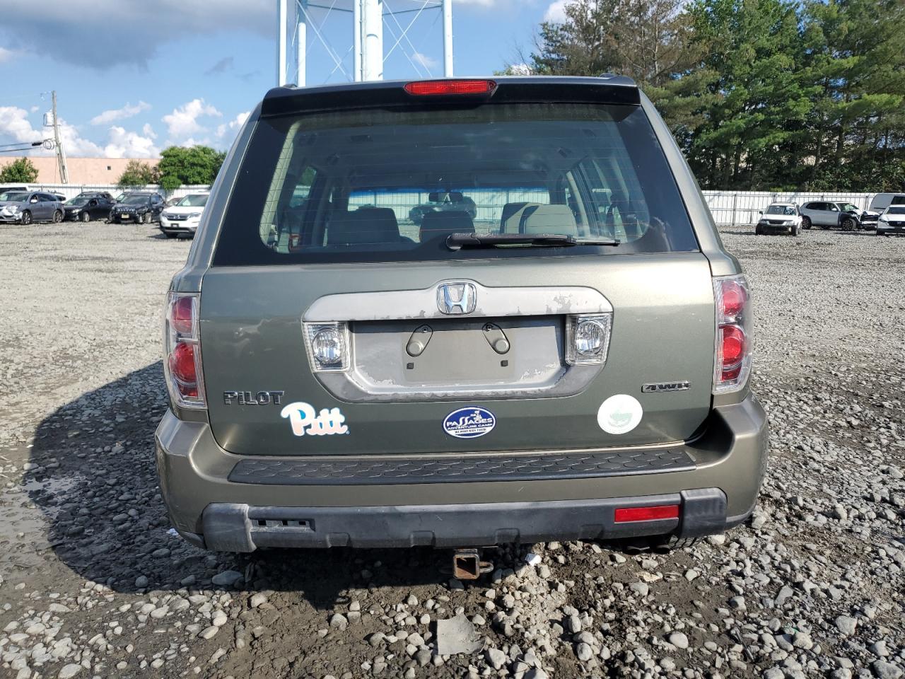 2007 Honda Pilot Lx VIN: 5FNYF18137B029704 Lot: 64726575