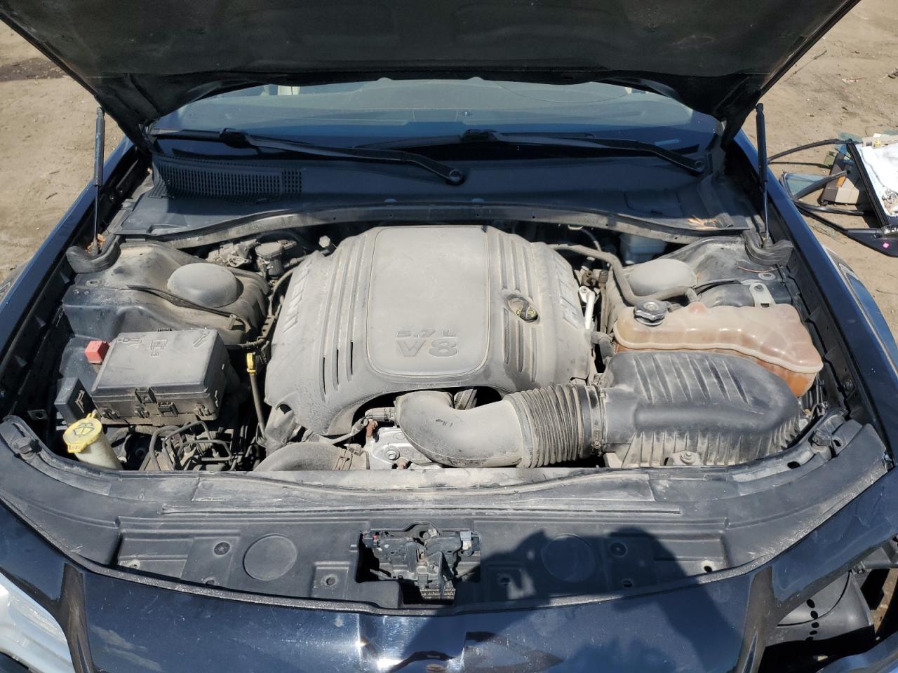 2012 Chrysler 300C VIN: 2C3CCAKT5CH197124 Lot: 63137145