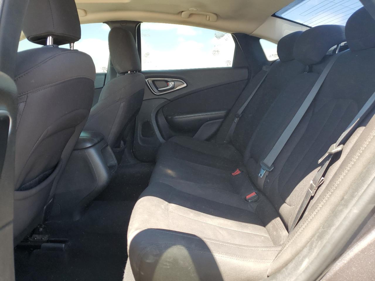2015 Chrysler 200 Limited VIN: 1C3CCCAB8FN728283 Lot: 66021655