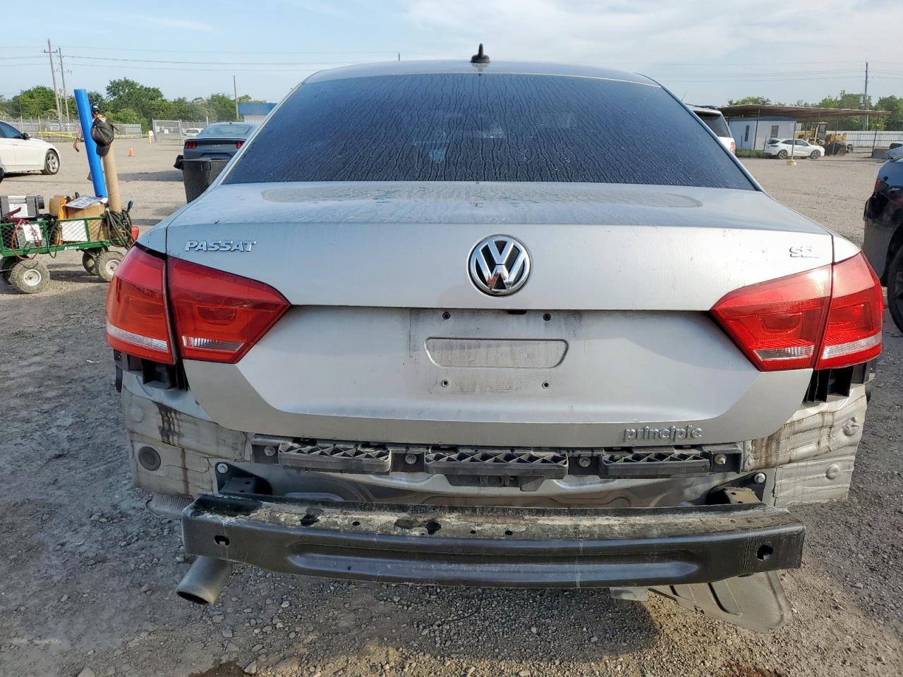 2013 Volkswagen Passat Sel VIN: 1VWCH7A34DC103446 Lot: 64758335