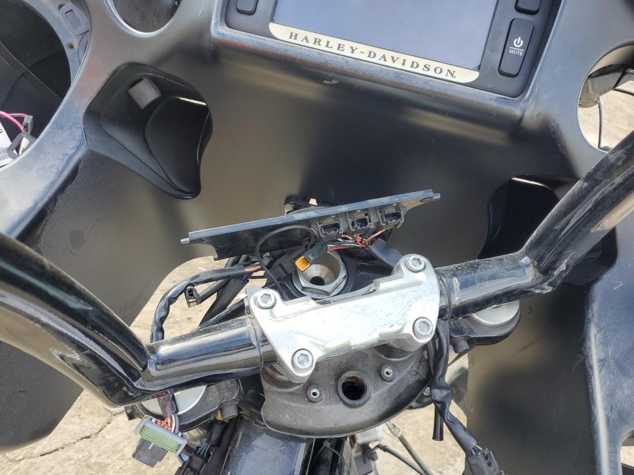 2016 Harley-Davidson Fltrx Road Glide VIN: 1HD1KHM17GB678743 Lot: 63781735