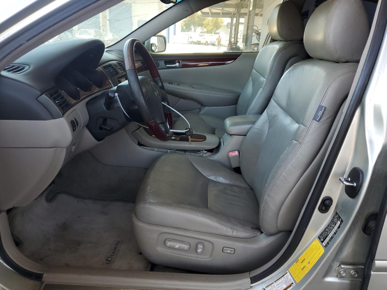 2004 Lexus Es 330 VIN: JTHBA30G245051284 Lot: 64048275