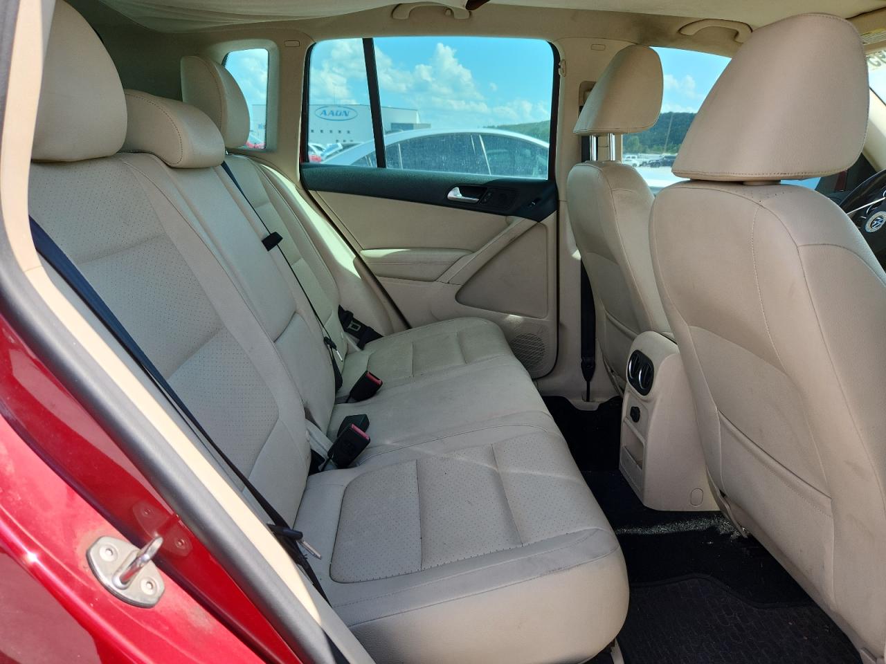 2014 Volkswagen Tiguan S VIN: WVGAV3AX3EW002442 Lot: 64405895