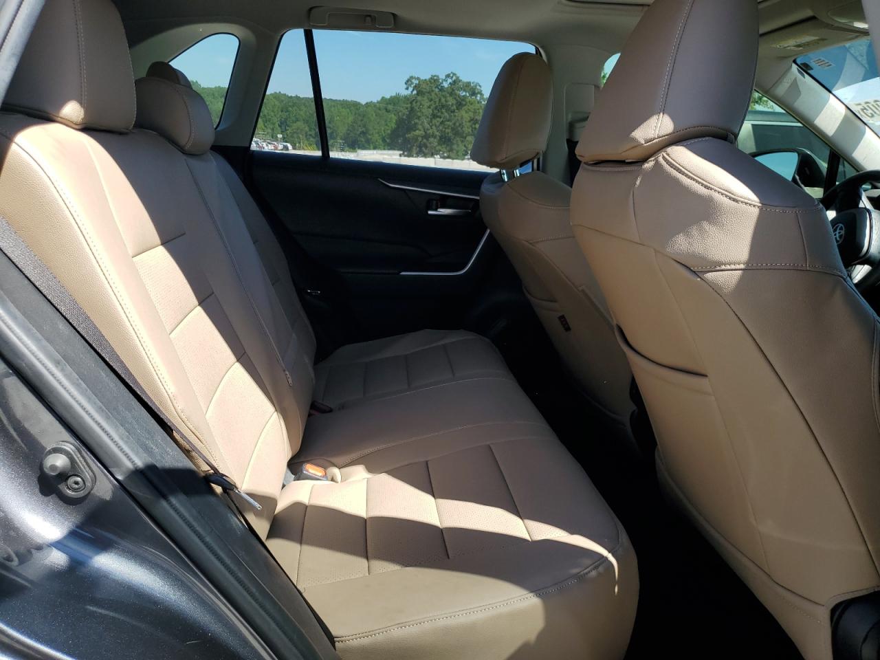 2020 Toyota Rav4 Xle VIN: JTMW1RFV7LD046727 Lot: 61860005