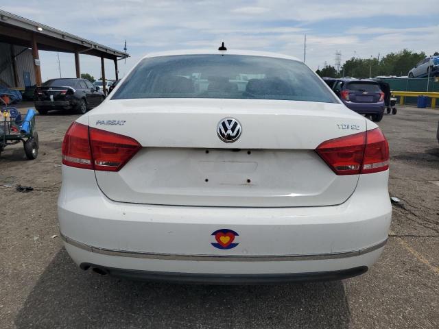Sedans VOLKSWAGEN PASSAT 2014 White