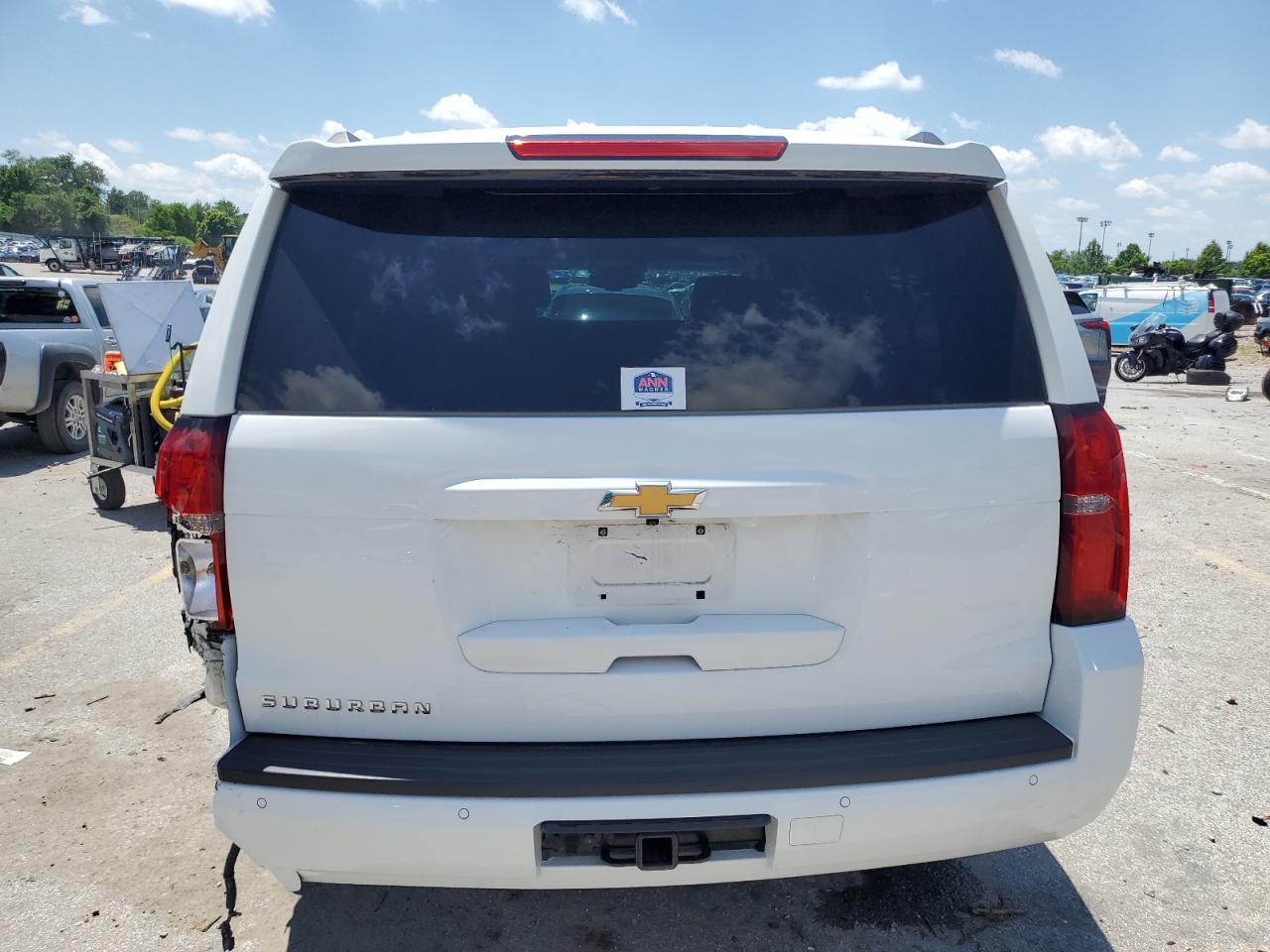 2018 Chevrolet Suburban K1500 Lt VIN: 1GNSKHKC1JR287913 Lot: 62855625