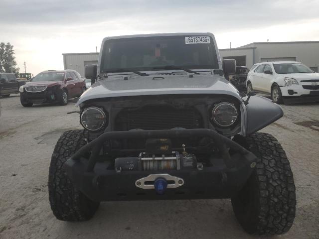 Parquets JEEP WRANGLER 2014 Szary