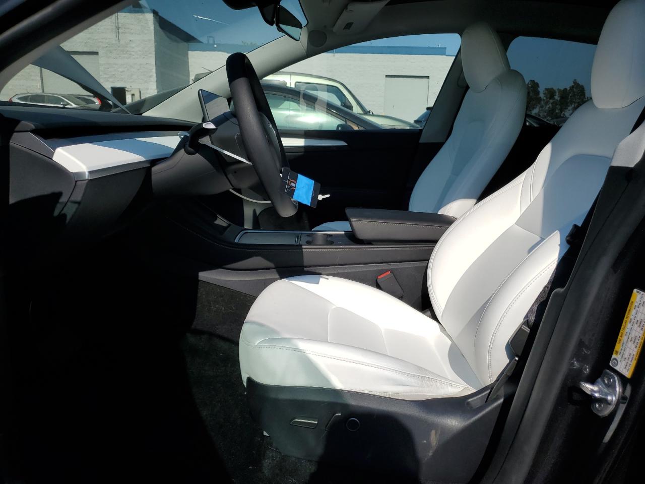 2024 Tesla Model Y VIN: 7SAYGAEE5RF098615 Lot: 64630895