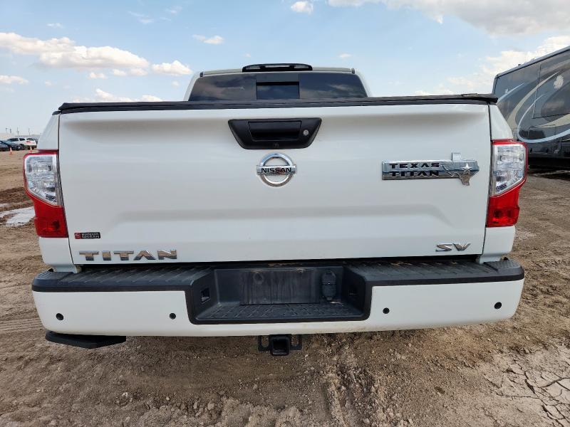  NISSAN TITAN 2021 Biały