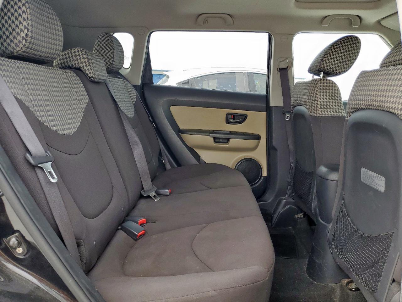 2011 Kia Soul + VIN: KNDJT2A26B7315709 Lot: 63476385