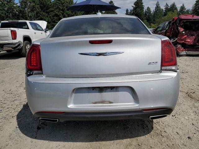  CHRYSLER 300 2019 Srebrny
