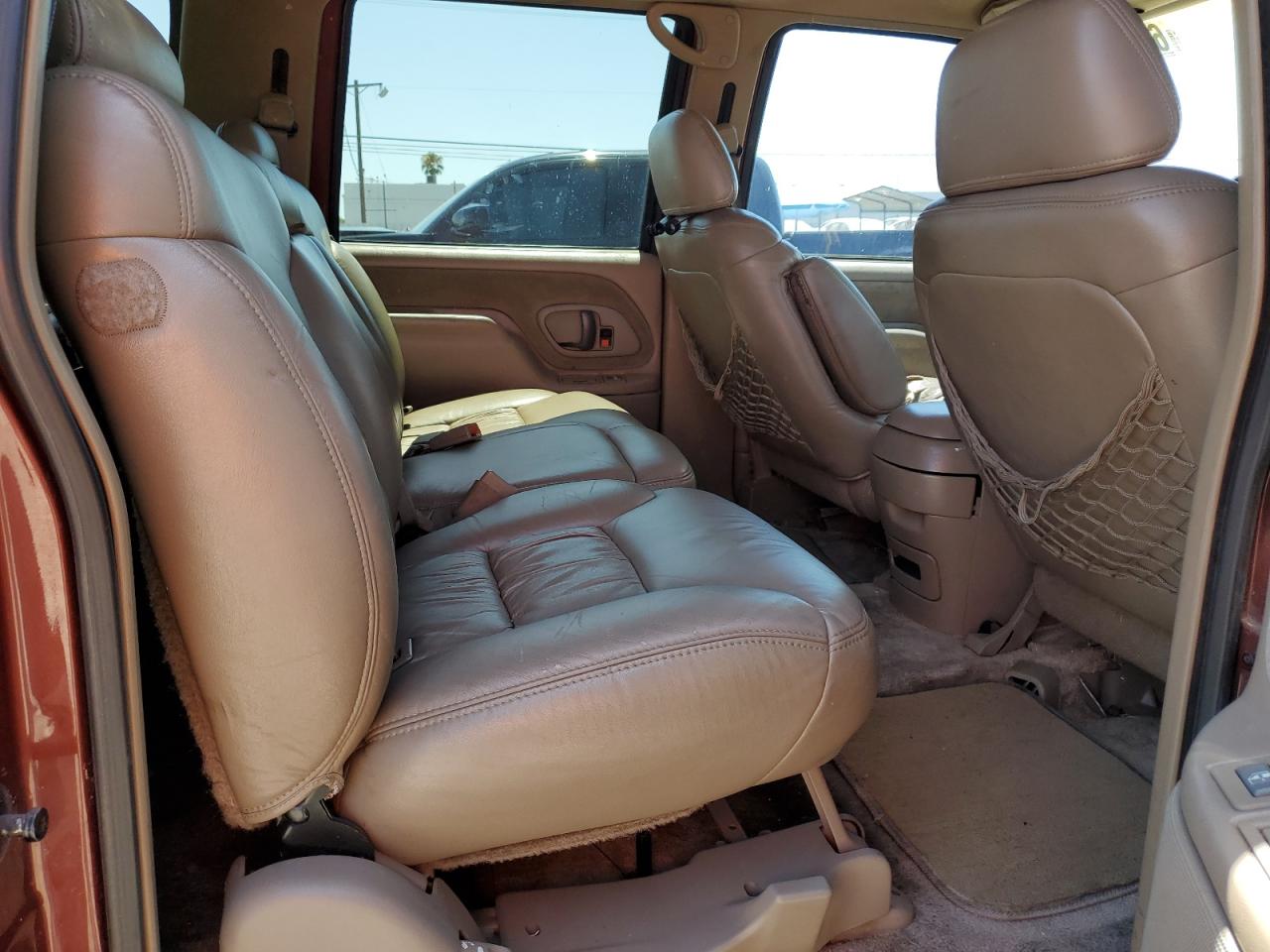 1999 Chevrolet Suburban C1500 VIN: 3GNEC16R2XG121506 Lot: 63914415