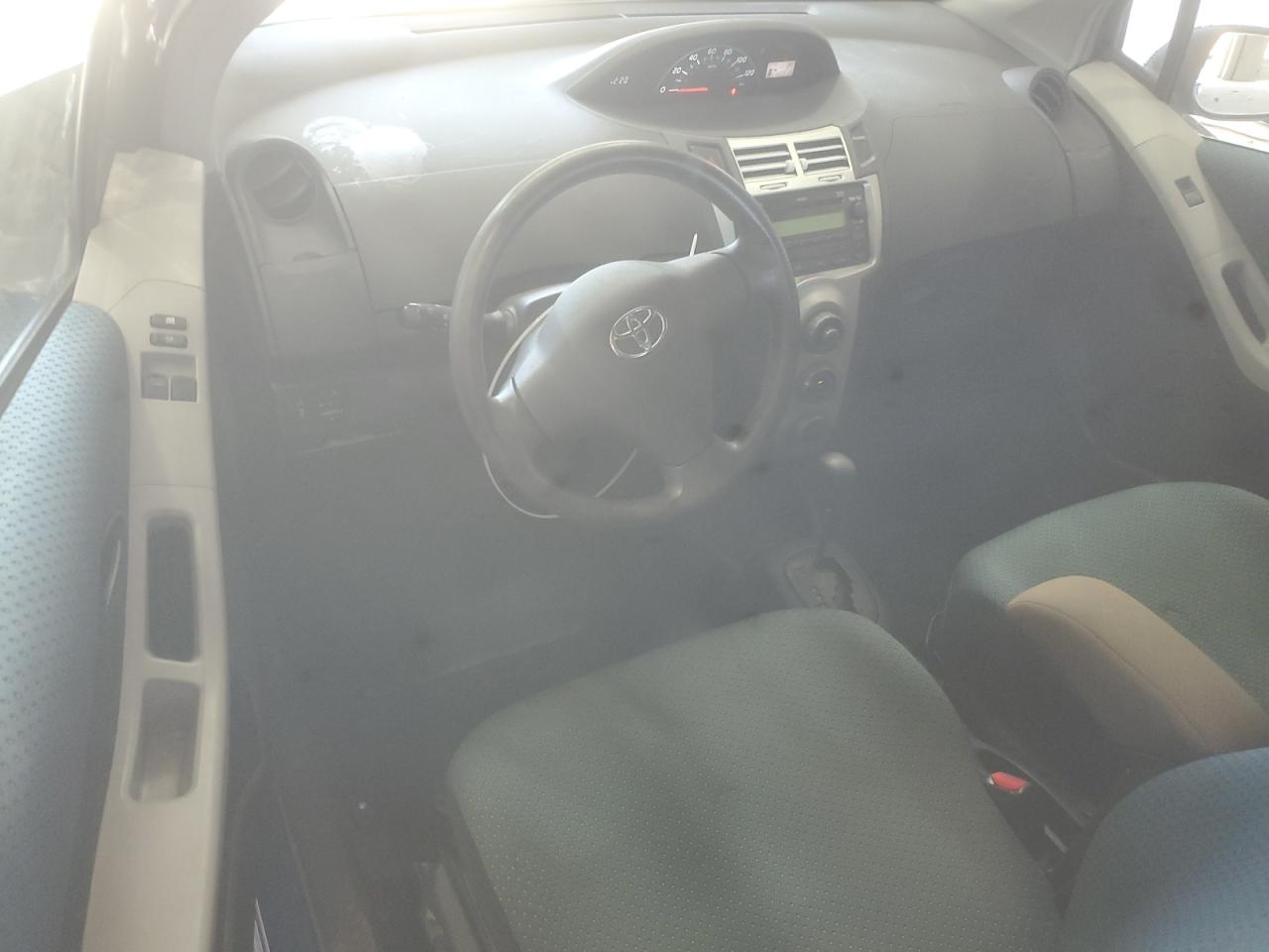 2008 Toyota Yaris VIN: JTDJT903485187722 Lot: 65673575