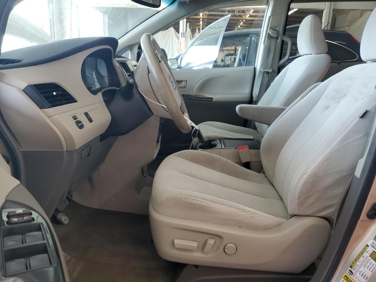 2013 Toyota Sienna Le VIN: 5TDKK3DC6DS317129 Lot: 64077295