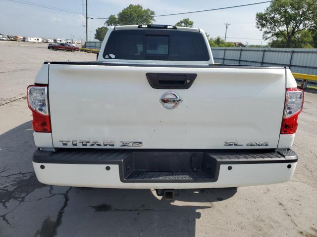  NISSAN TITAN 2017 Biały