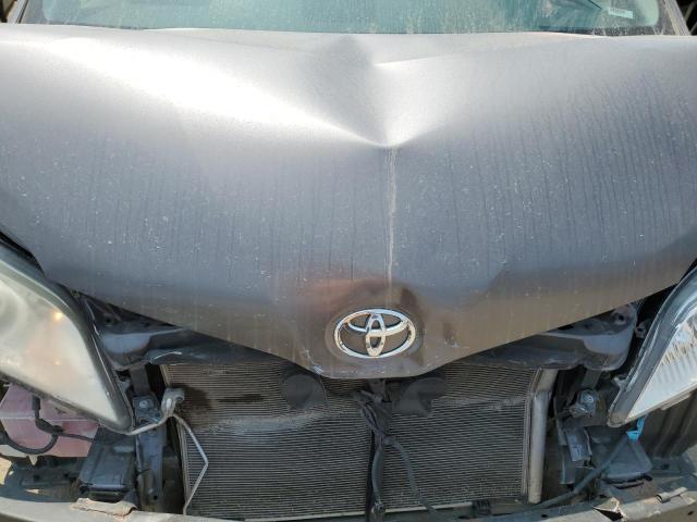 2011 TOYOTA SIENNA LE  