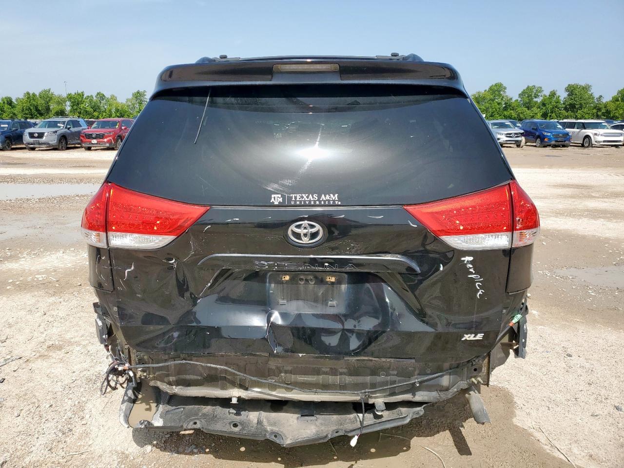 2013 Toyota Sienna Xle VIN: 5TDYK3DC2DS358190 Lot: 63370785